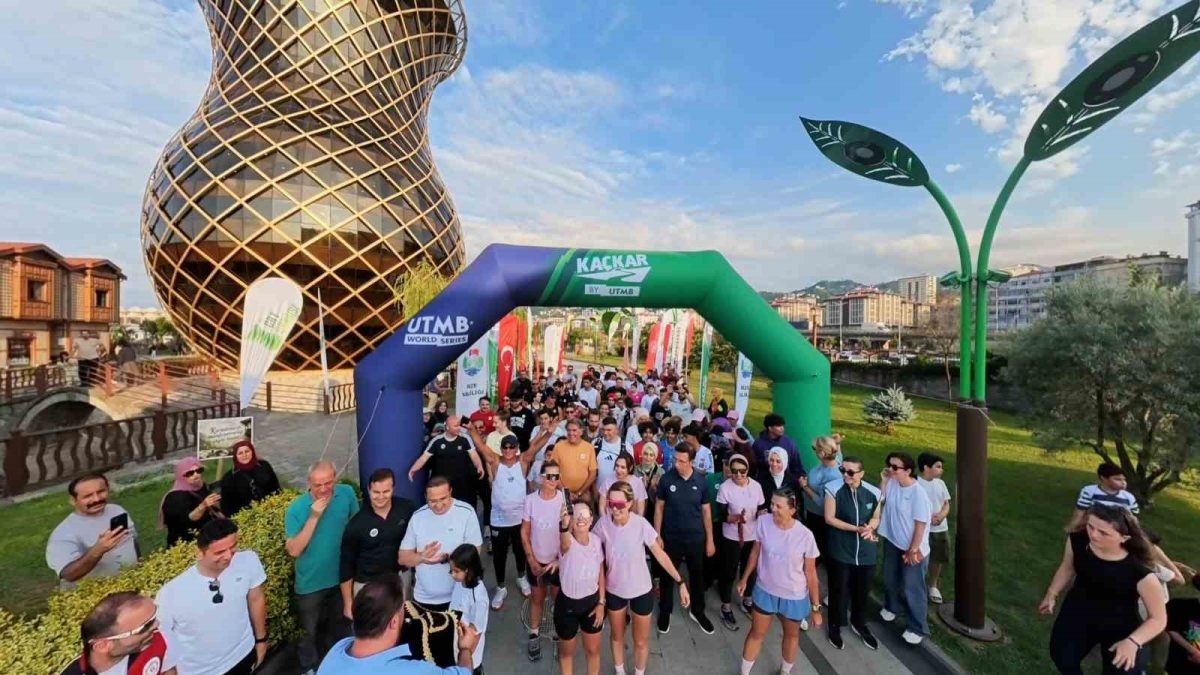 Rize’de 5 kilometrelik halk koşusu - Foto 3