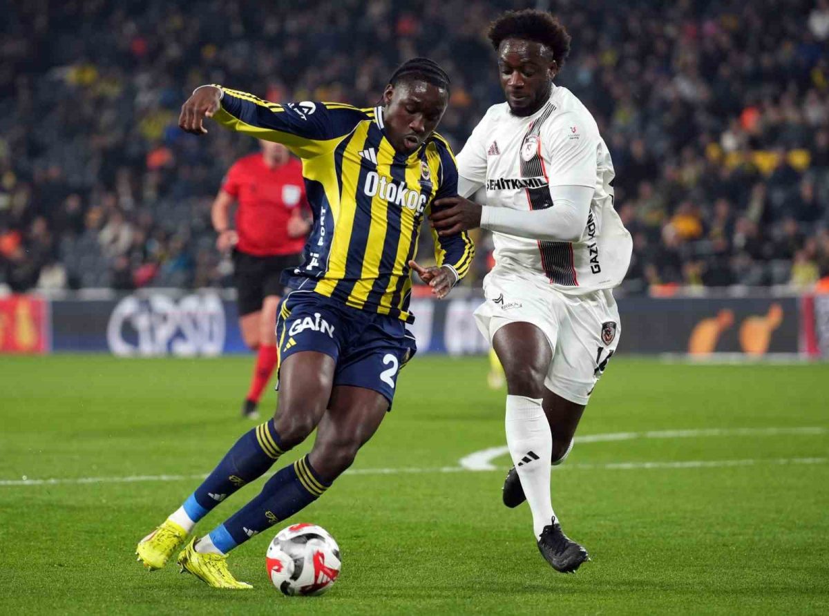 Sağlık kontrolünden geçen N’Golo Kante, Samandıra’da çalışmalara başlayacak