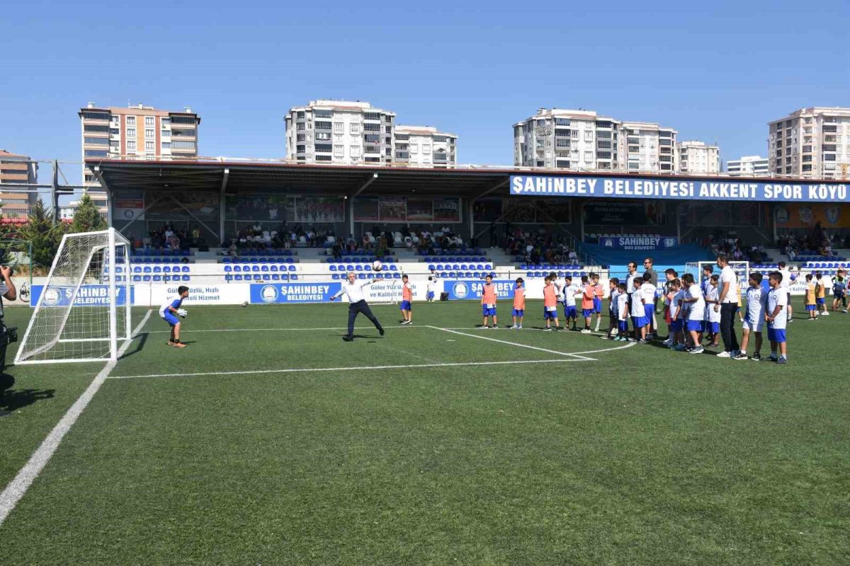 Şahinbey Belediyesi yaz spor okulu gençlere kapısını açtı - Foto 2