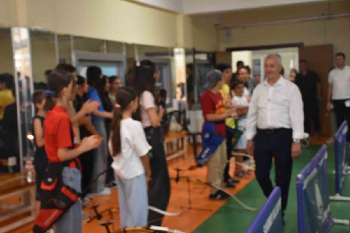 Şahinbey Belediyesi yaz spor okulu gençlere kapısını açtı - Foto 6