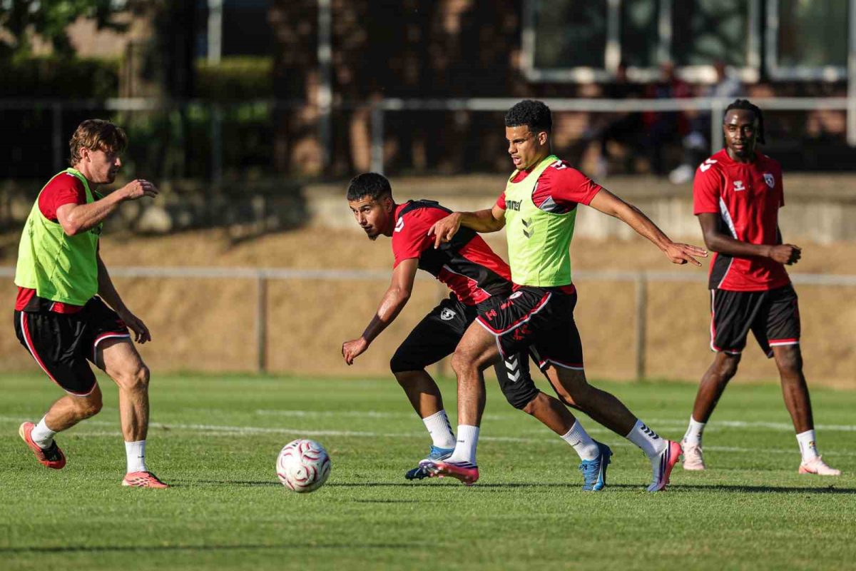 Samsunspor’un Hollanda kampı başladı - Foto 7
