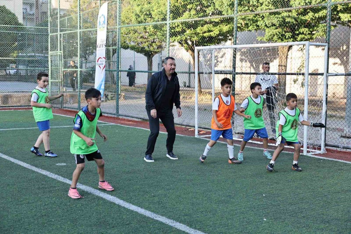 Sandıklı’da Sokak Futbol Turnuvası’nın 8’incisi başladı - Foto 2