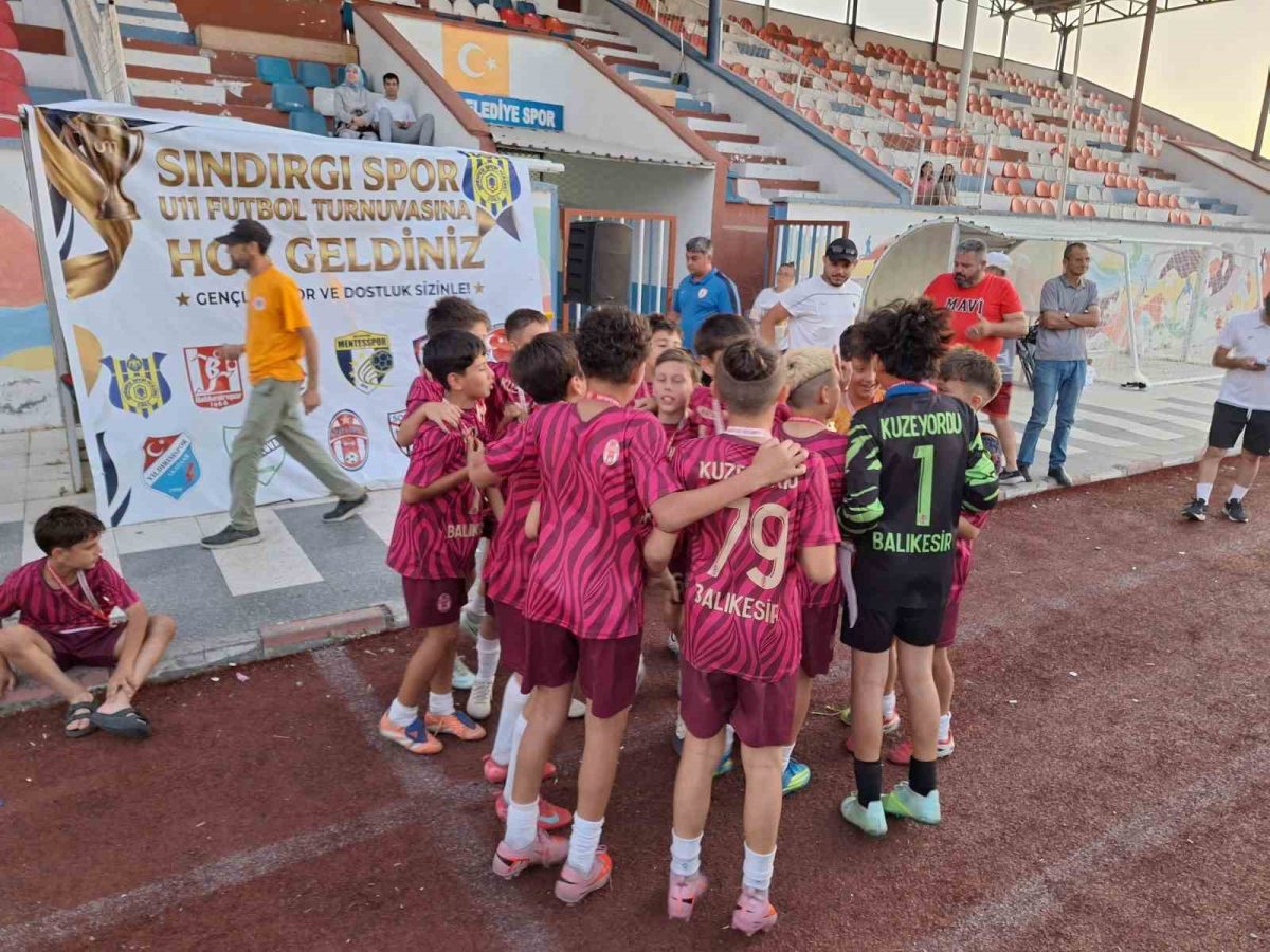 Sındırgı'da Depremzede Çocuklar İçin Futbol Turnuvası - Foto 3