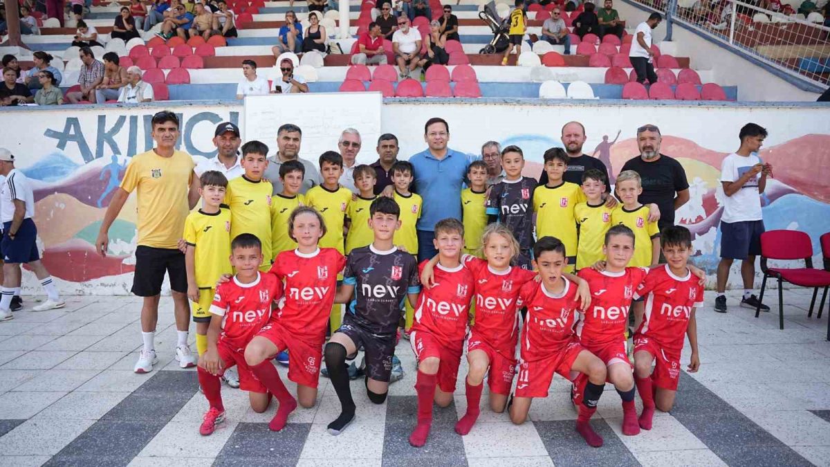 Sındırgı'da Depremzede Çocuklar İçin Futbol Turnuvası - Foto 5