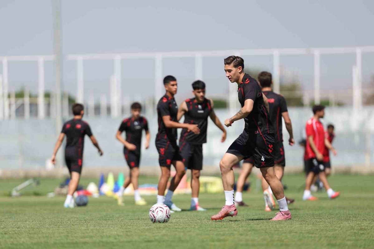 Sivasspor, Sivas kampını tamamladı - Foto 2