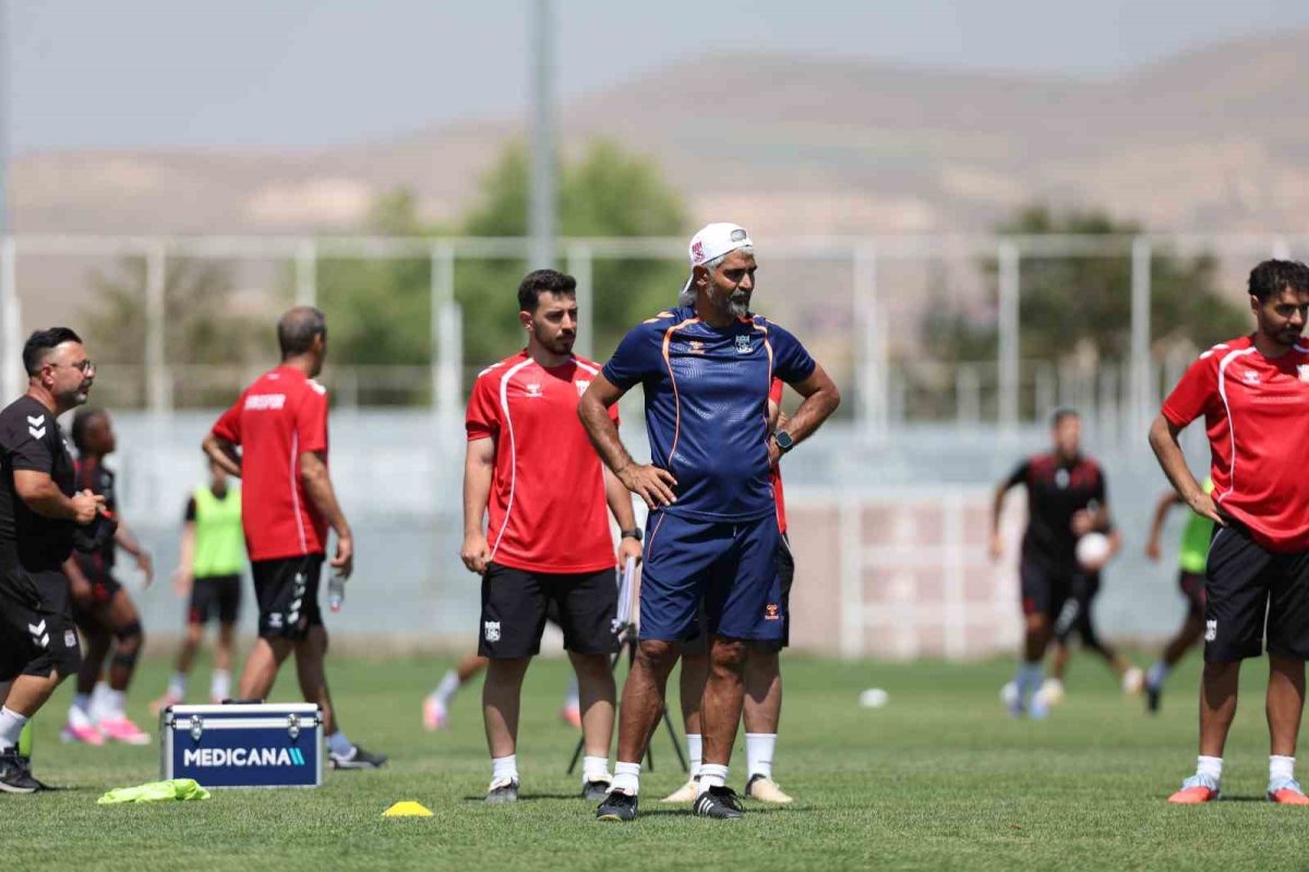 Sivasspor, Sivas kampını tamamladı - Foto 3