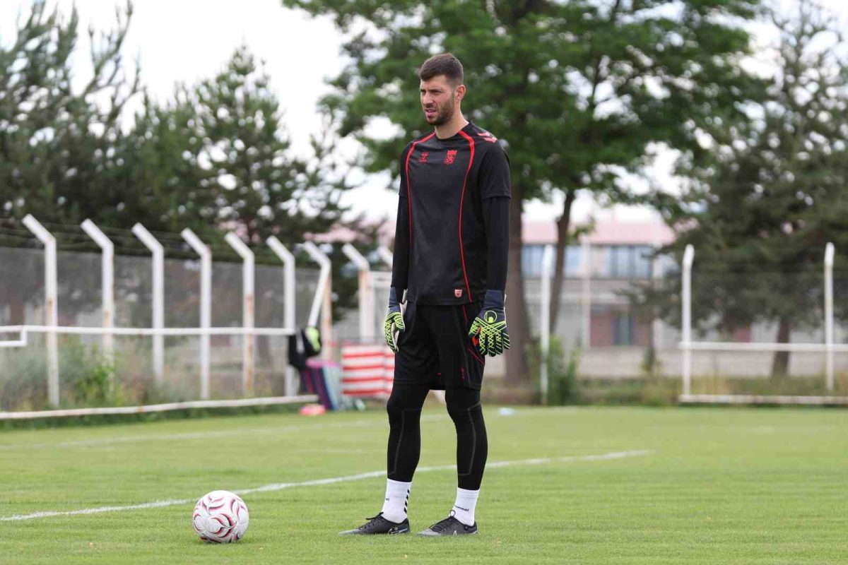 Sivasspor Yeni Sezon Hazırlıklarını Çift İdmanla Sürdürdü - Foto 4