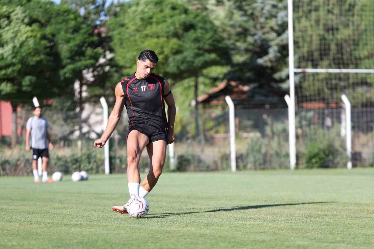 Sivasspor’da yeni sezon hazırlıkları tam gaz - Foto 2
