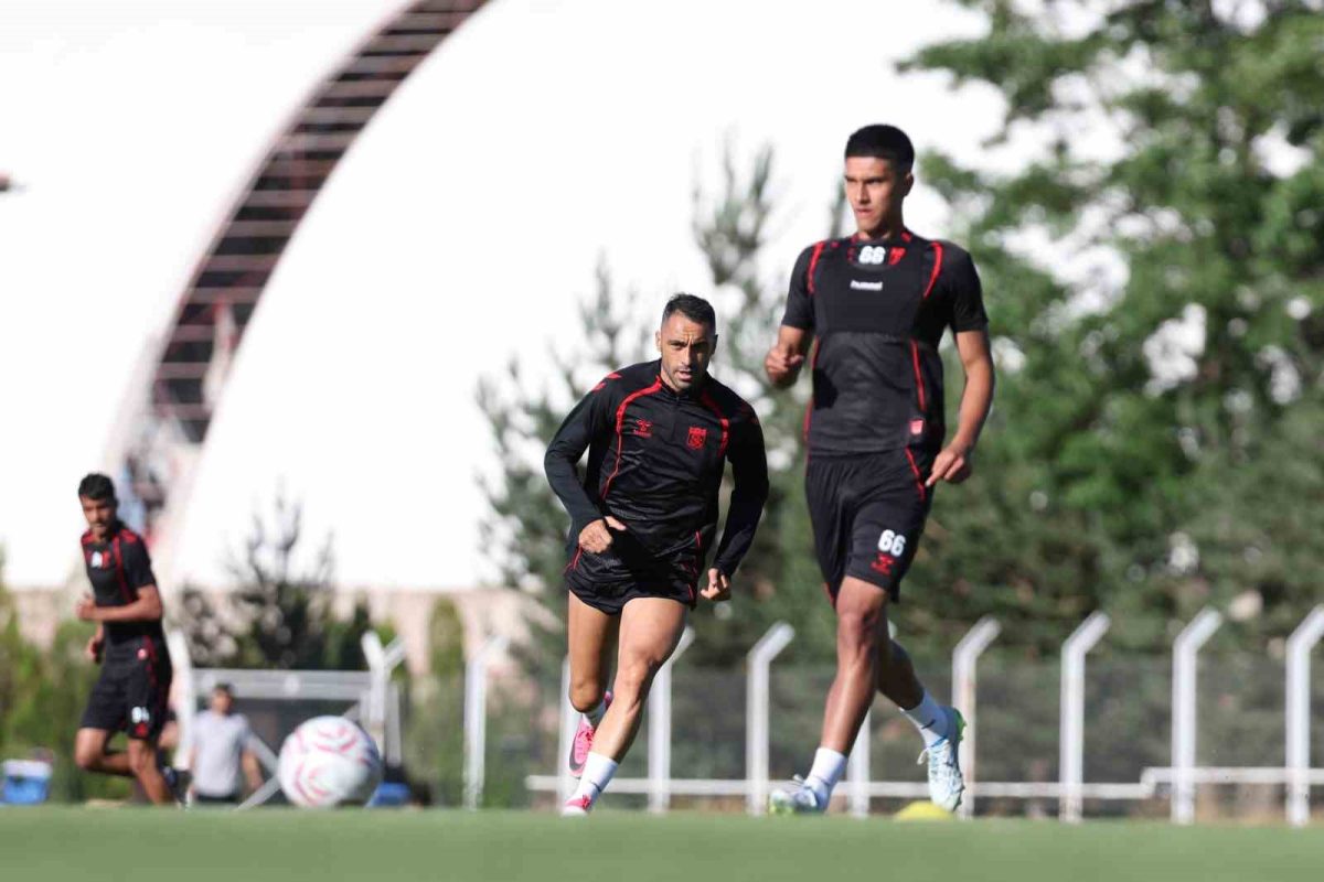 Sivasspor’da yeni sezon hazırlıkları tam gaz - Foto 4