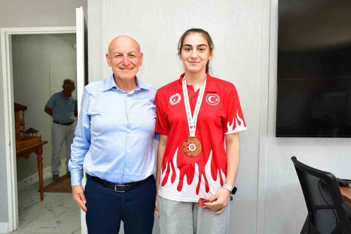 Terme'nin Şampiyon Kick Boksçuları Şenol Kul'u Ziyaret Etti - Foto 3