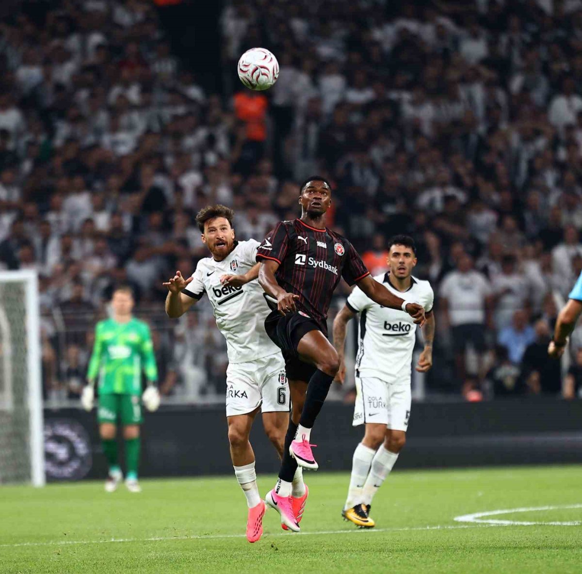 UEFA Avrupa Ligi: Beşiktaş: 0 - Midtjylland: 0 (Maç devam ediyor) - Foto 3