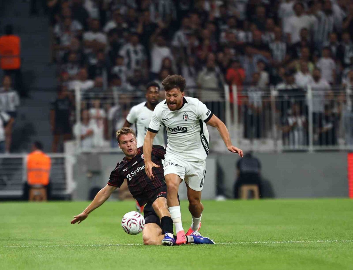 UEFA Avrupa Ligi: Beşiktaş: 0 - Midtjylland: 0 (Maç devam ediyor) - Foto 4