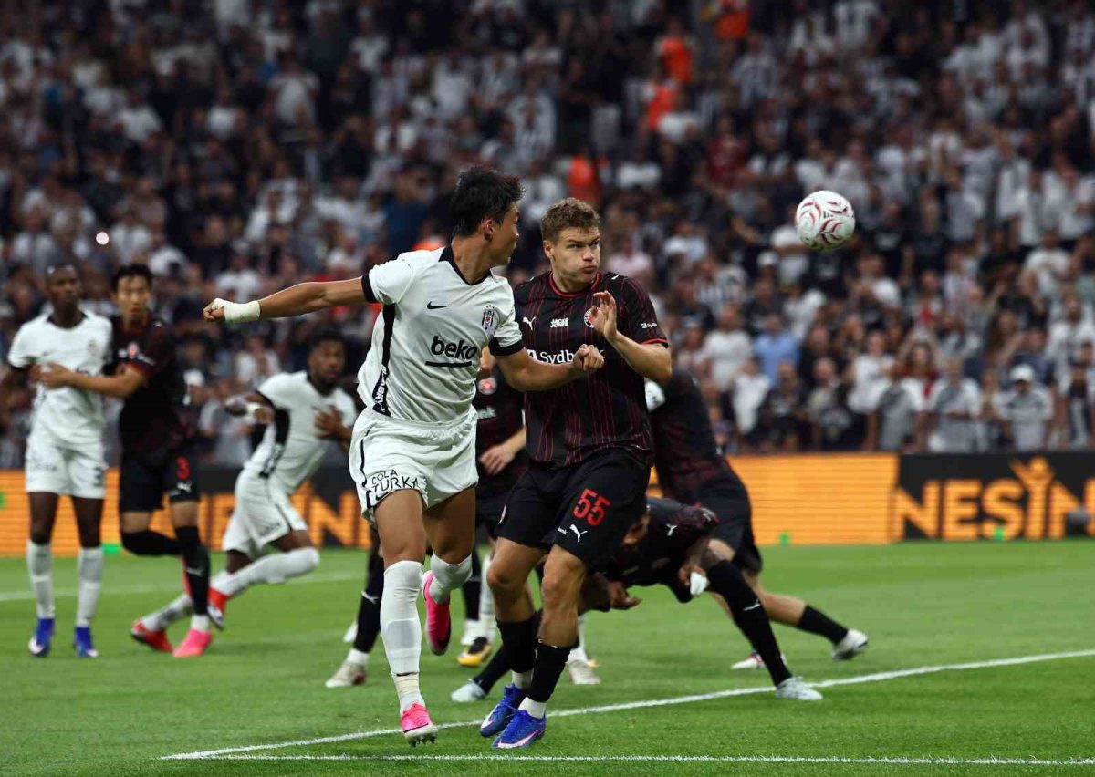 UEFA Avrupa Ligi: Beşiktaş: 0 - Midtjylland: 0 (Maç devam ediyor) - Foto 7