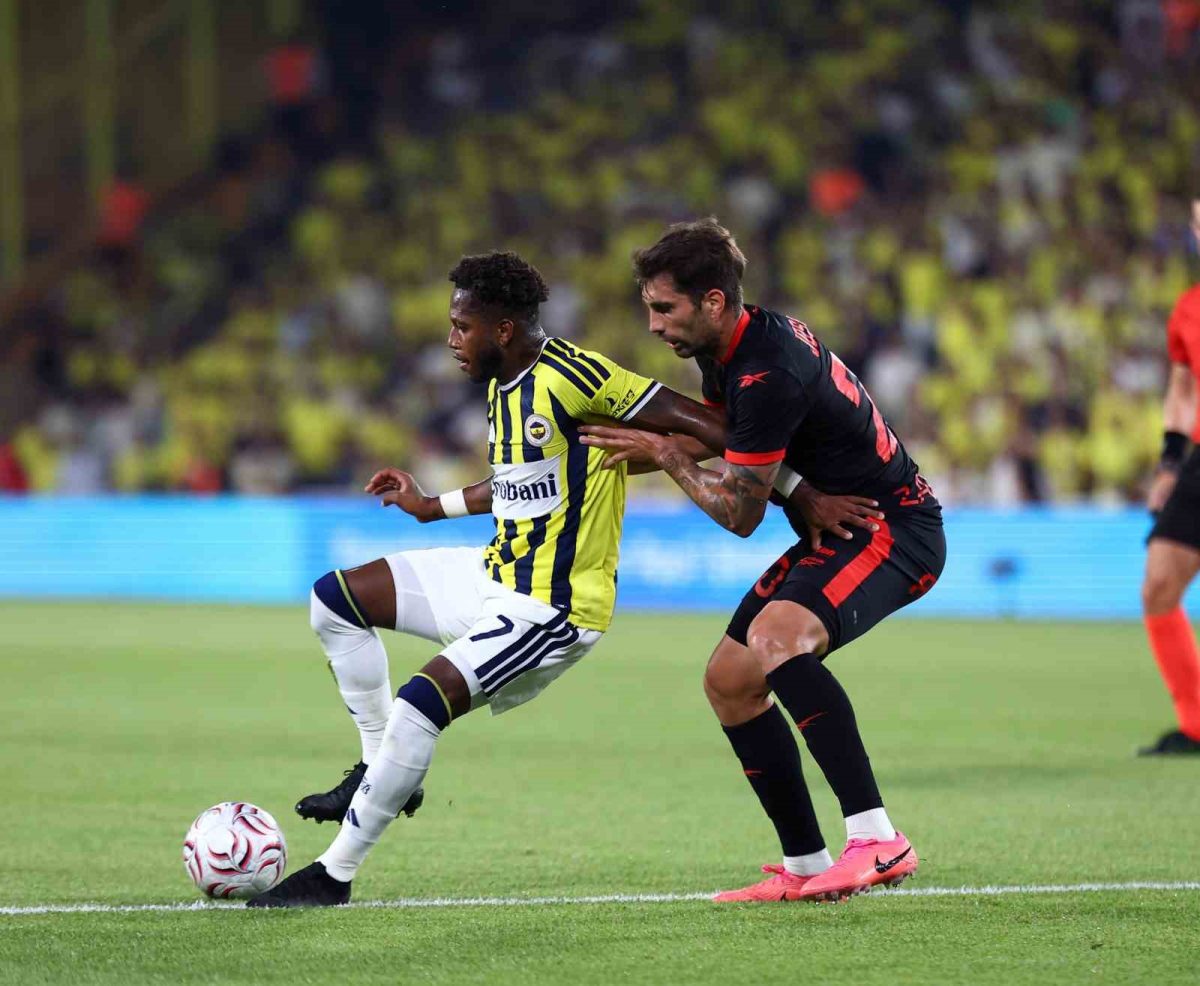 UEFA Şampiyonlar Ligi: Fenerbahçe: 1 - Gornik Zabrze: 0 (İlk yarı) - Foto 2