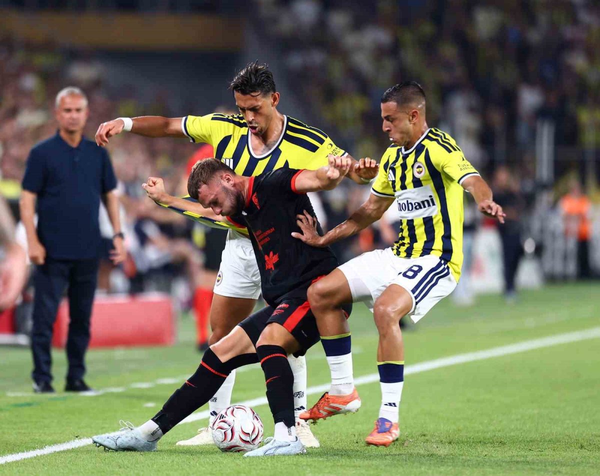 UEFA Şampiyonlar Ligi: Fenerbahçe: 1 - Gornik Zabrze: 0 (İlk yarı) - Foto 4