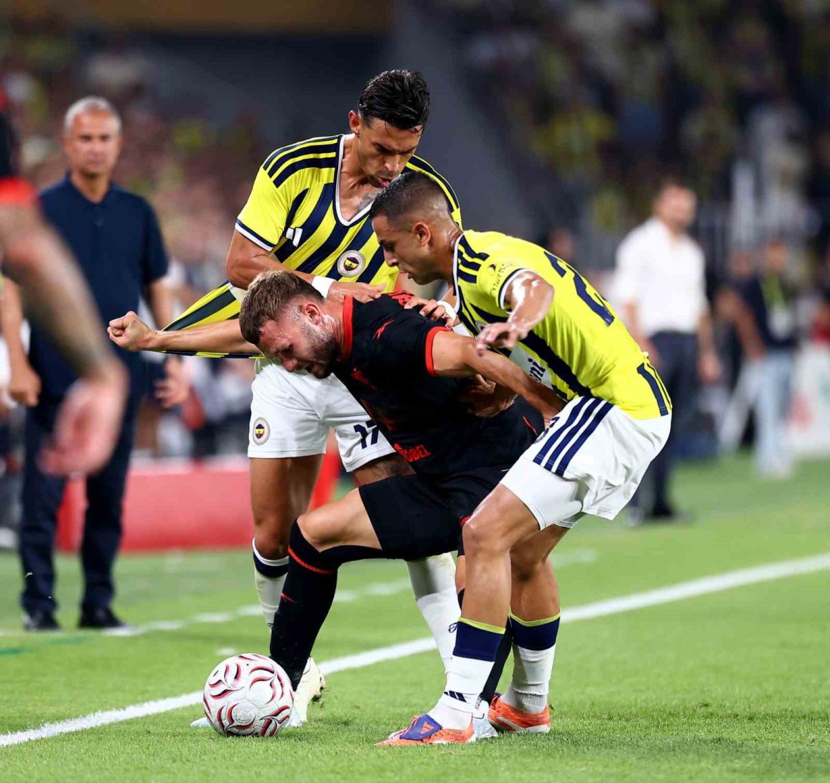 UEFA Şampiyonlar Ligi: Fenerbahçe: 1 - Gornik Zabrze: 0 (İlk yarı) - Foto 5