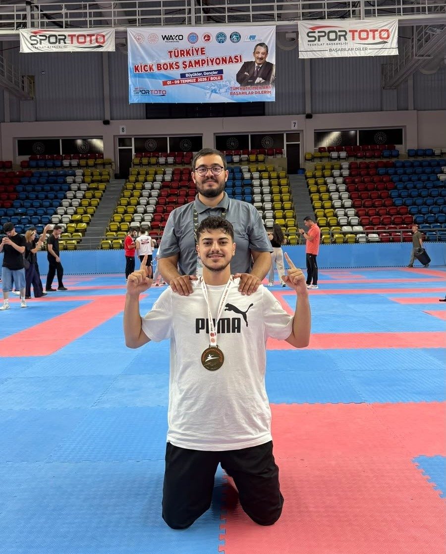 Vanlı Alim Yönten Türkiye Kick Boks Şampiyonu Oldu - Foto 2