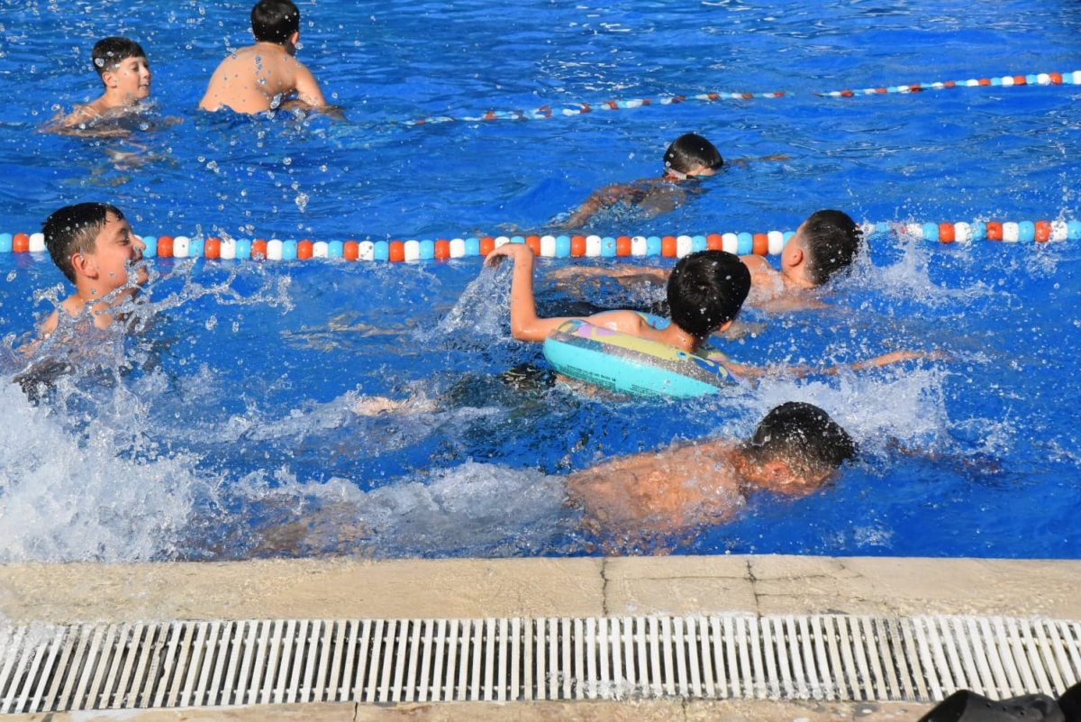 Yaz sıcağında çocuklara havuz sürprizi - Foto 3