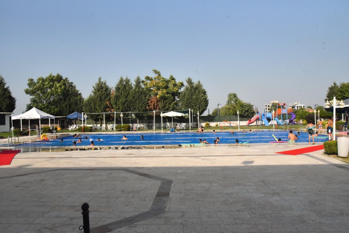 Yaz sıcağında çocuklara havuz sürprizi - Foto 4