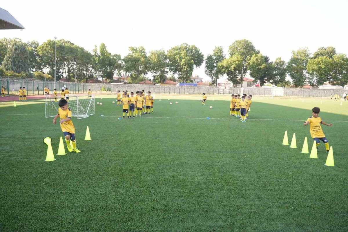 Yenişehir’de yaz spor okulu heyecanı başladı - Foto 4