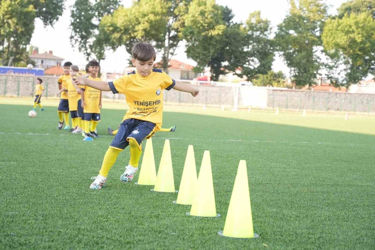 Yenişehir’de yaz spor okulu heyecanı başladı - Foto 5