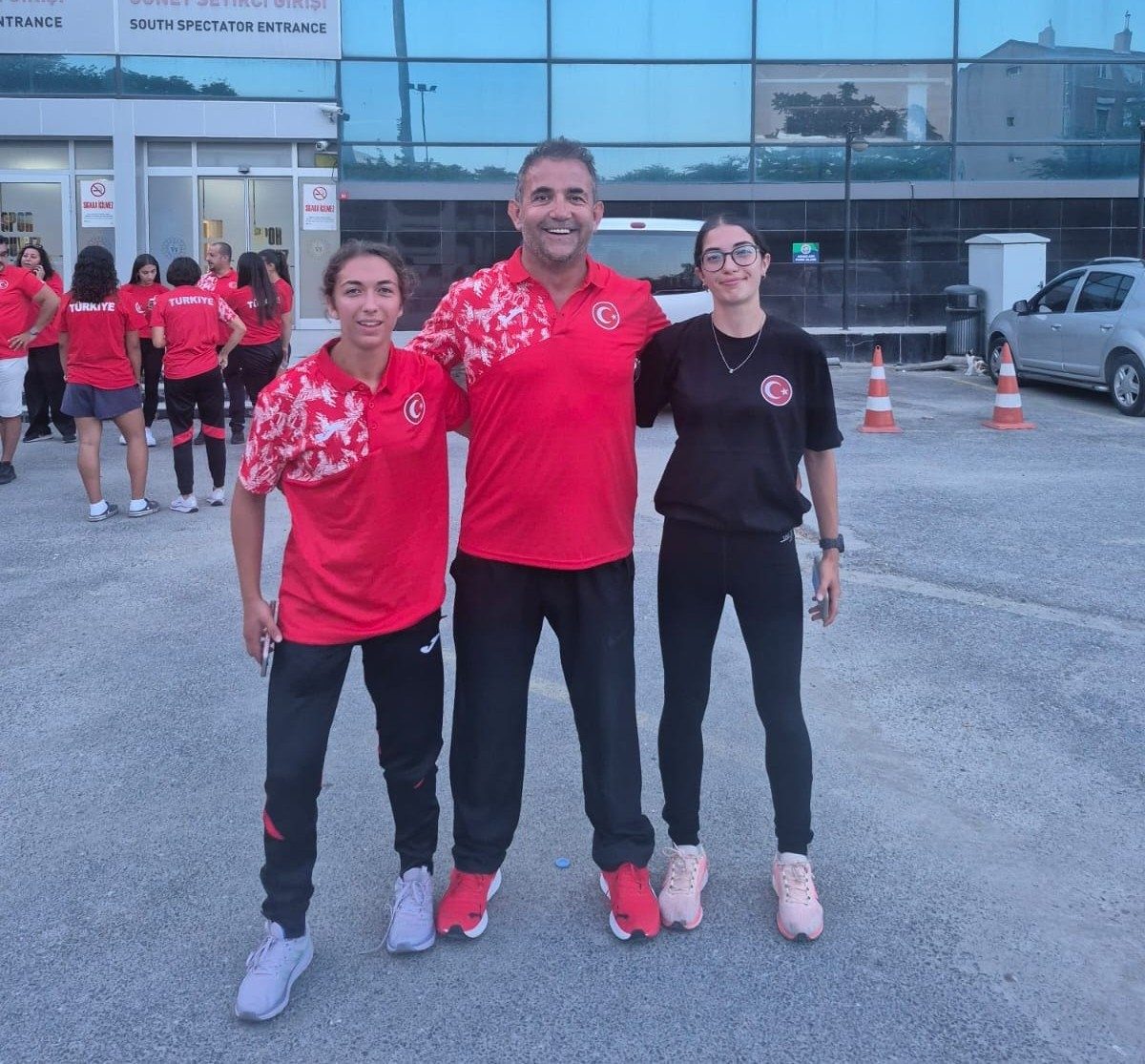 Zeynep Özkara Balkan Atletizm Şampiyonu Oldu