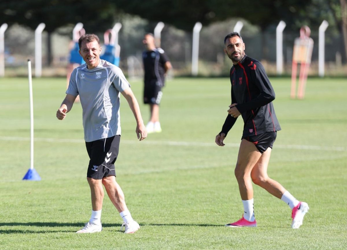 Ziya Erdal: "Sivasspor’u hak ettiği yere taşıyacağız" - Foto 4