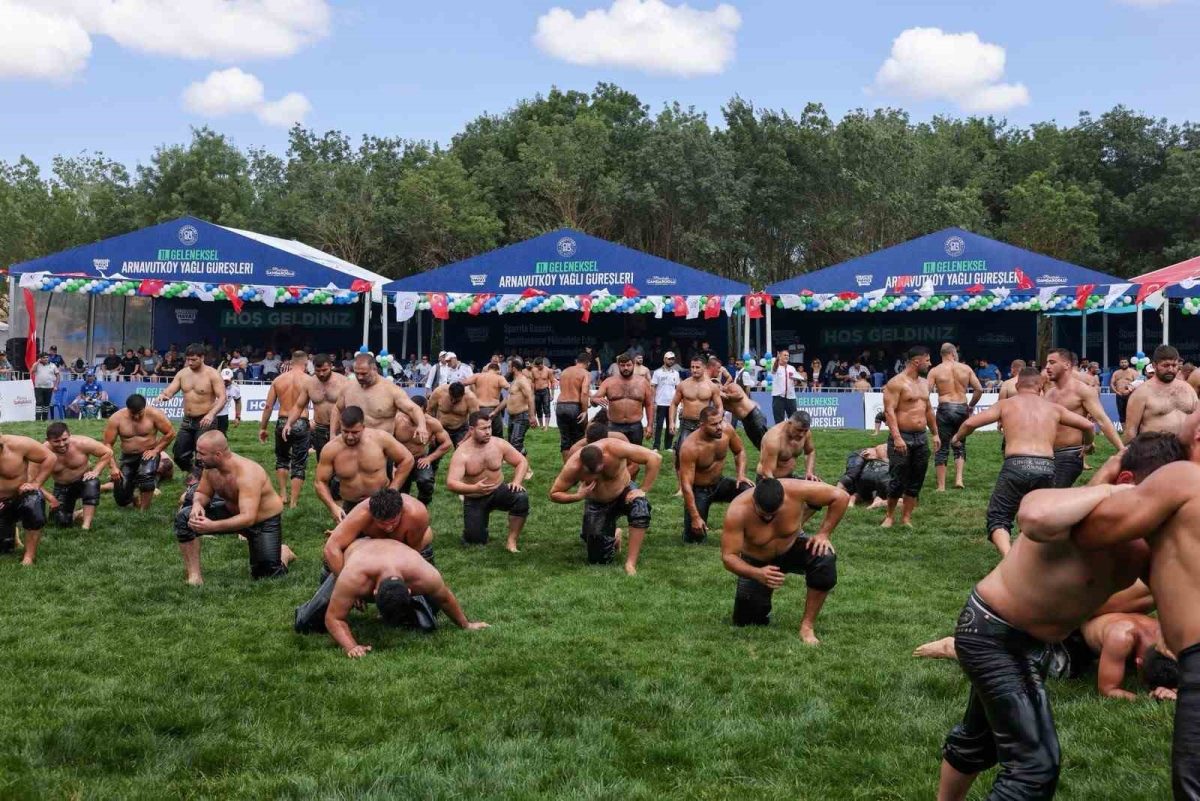 11. Arnavutköy Yağlı Güreşleri’nde başpehlivan Serdar Yıldırım oldu - Foto 2
