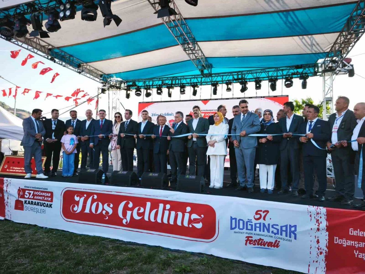 Ahmet Ayık anısına düzenlenen Karakucak Güreşleri nefes kesti - Foto 6