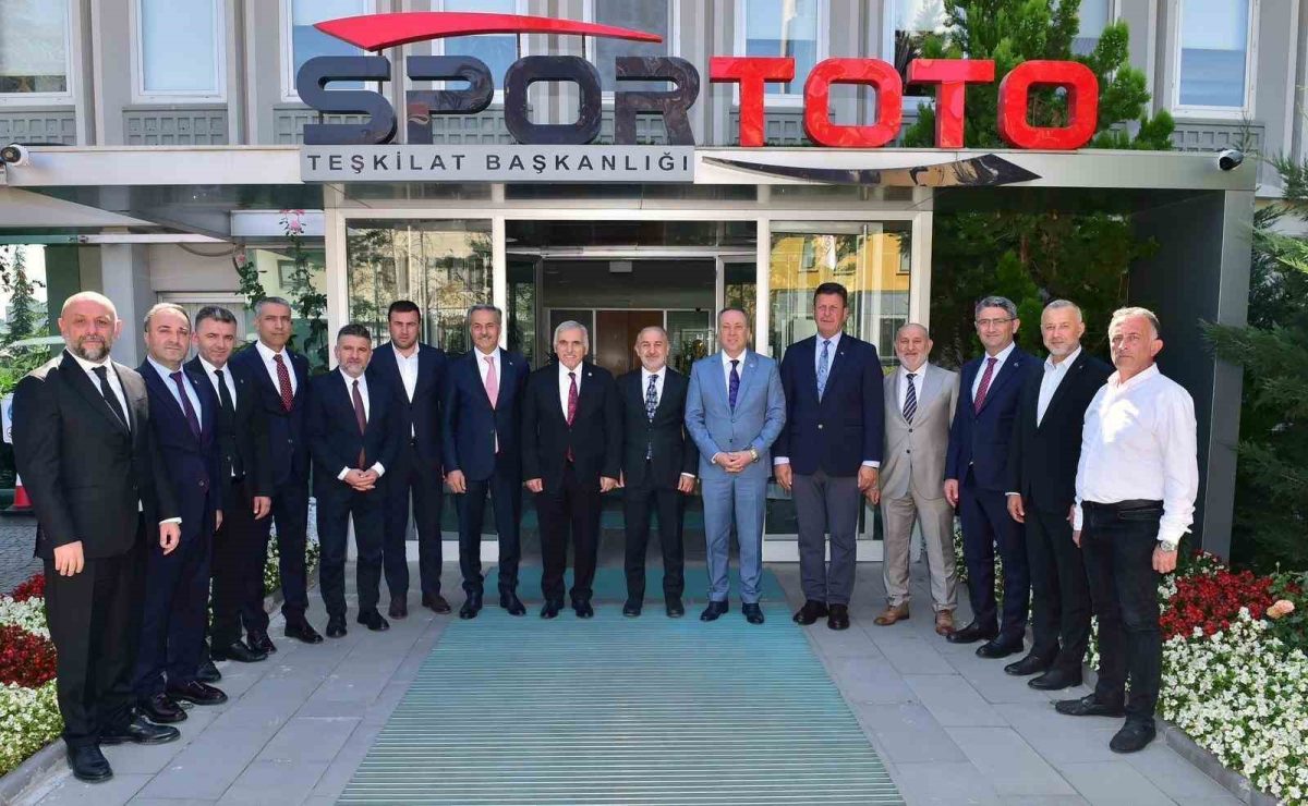 Akyazı’nın 8 mahallesinde yeni spor tesisi yükselecek