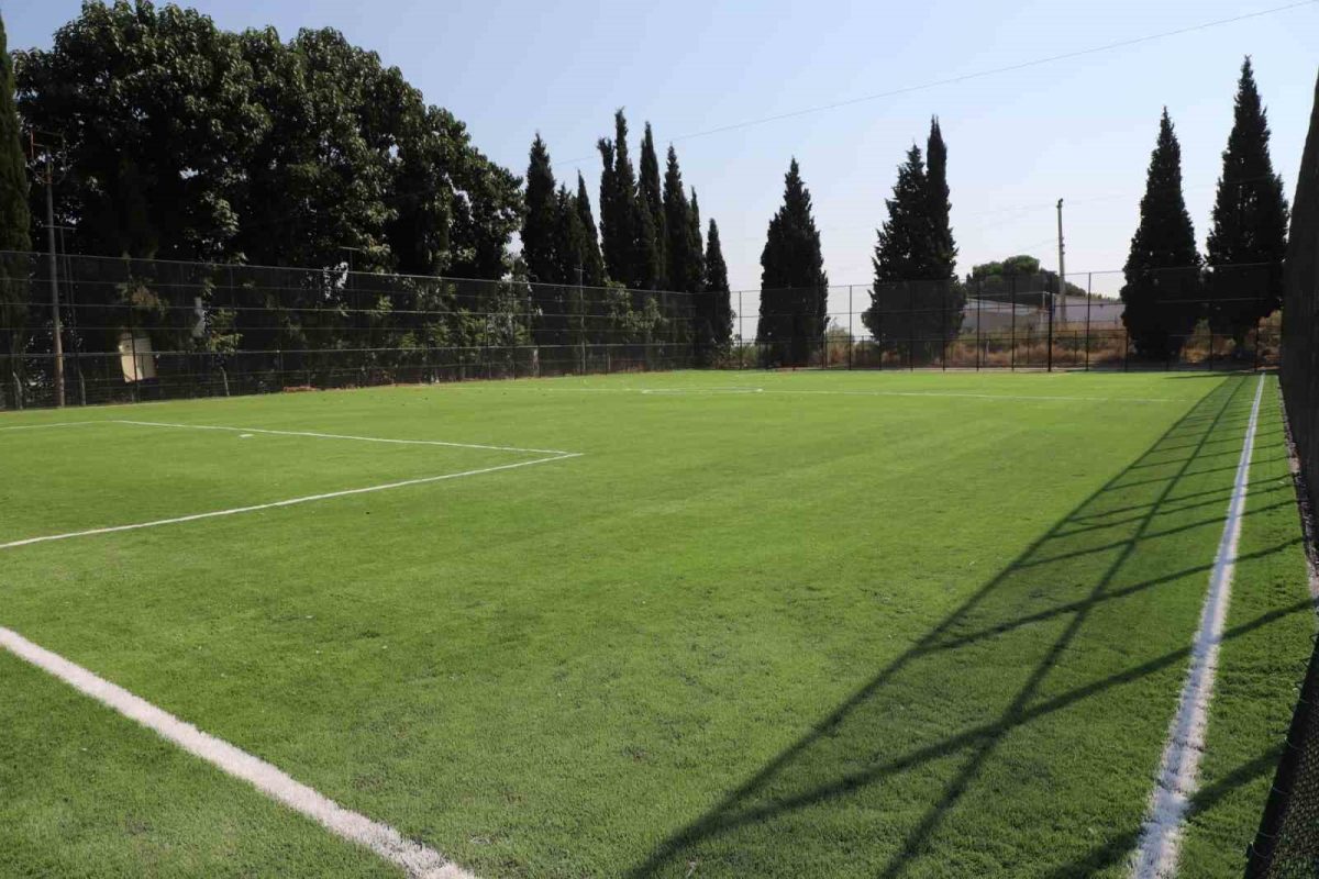 Avşar Mahallesine yeni halı saha