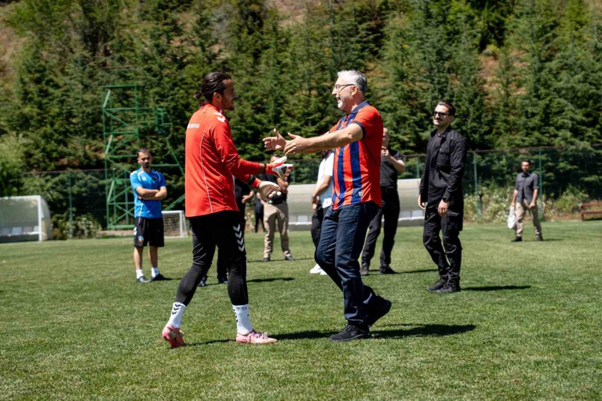 Bakan Işıkhan, Bolu kampındaki Mardin 1969 Spor’u ziyaret etti