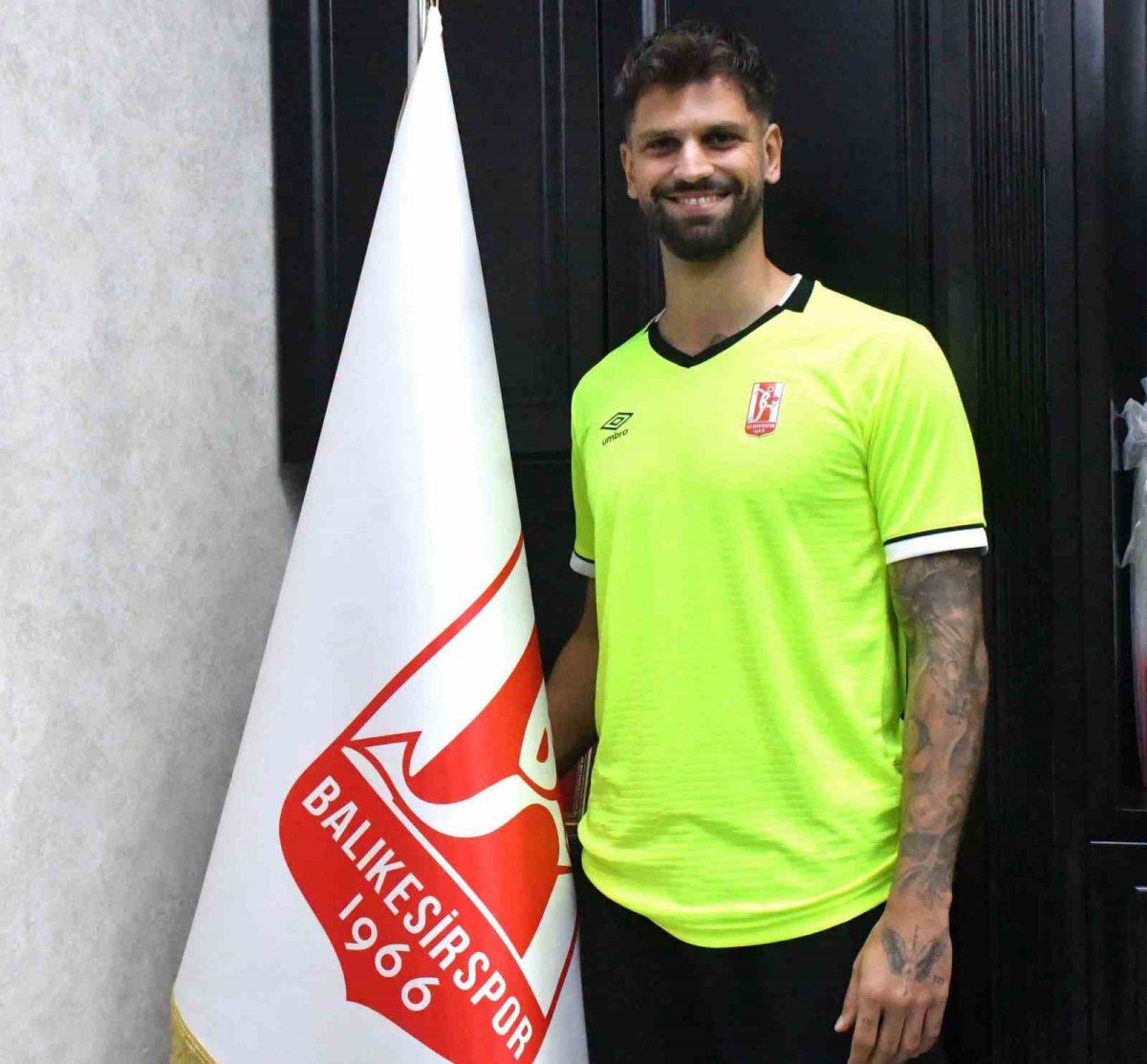 Balıkesirspor, kaleci Arda Akbulut ile sözleşme imzaladı