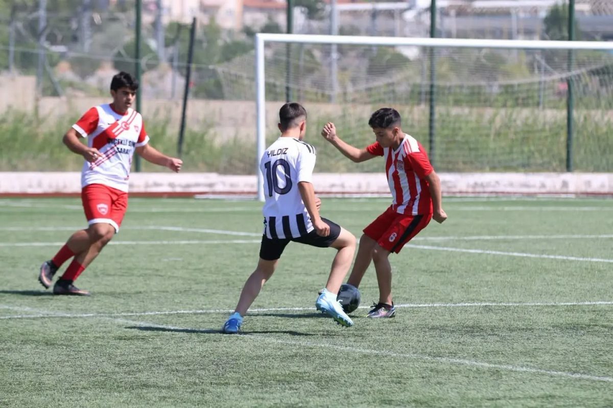 Camiler arası futbol turnuvasında ilk düdük çaldı - Foto 3
