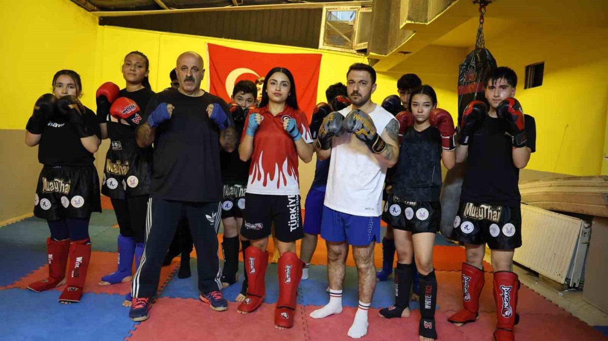 Çocuk yaşlarda başladığı sporda, şimdi şampiyon sporcular yetiştiriyor