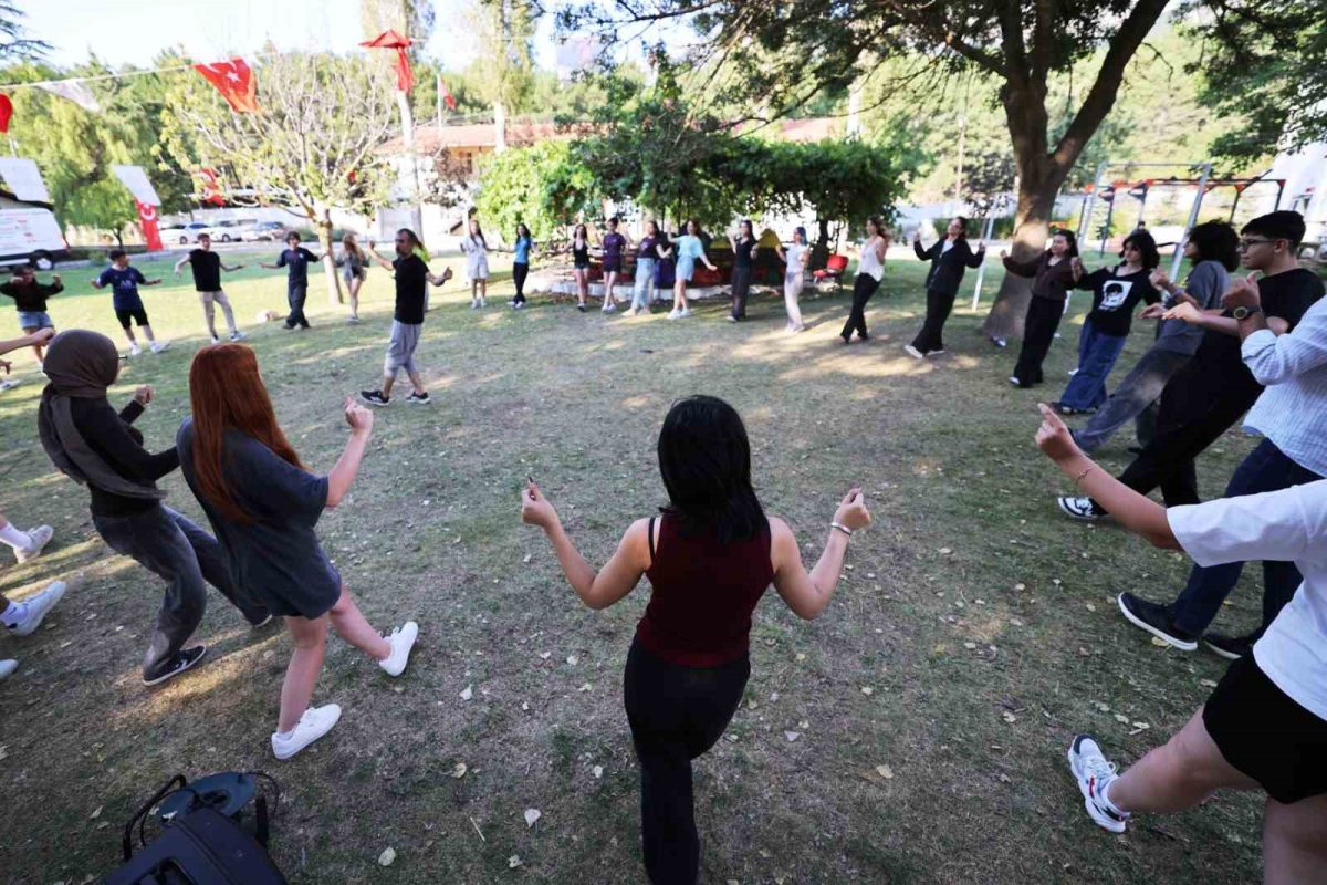 Denizlili gençler bu kampı çok sevdi - Foto 6