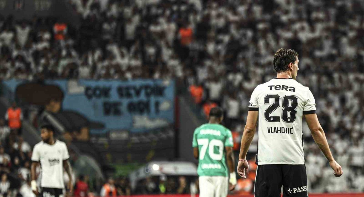 Dusan Vlahovic ilk kez Beşiktaş formasını giydi - Foto 2