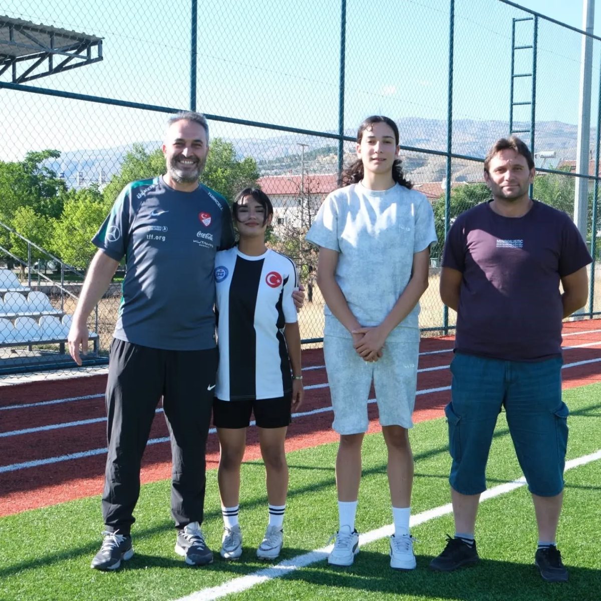 Erzincanlı 2 sporcu U-17 Kız Milli Takımı Kampına davet edildi