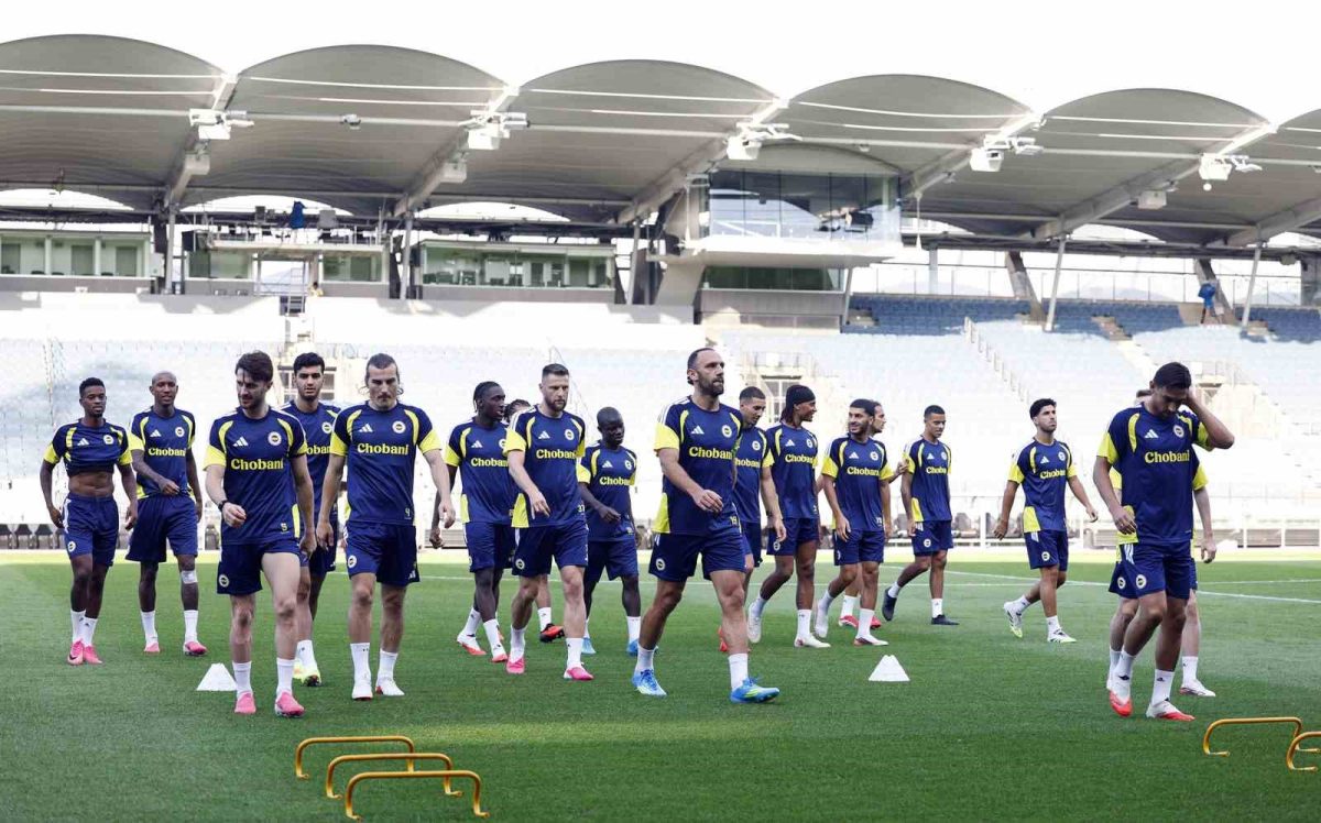 Fenerbahçe, Sturm Graz maçının hazırlıklarını tamamladı