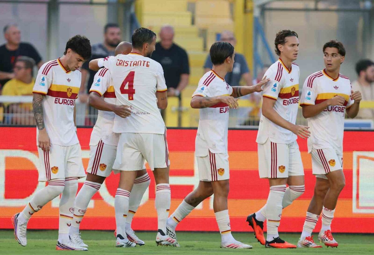 Fenerbahçe’nin rakibi Roma, Serie A’ya farklı başladı