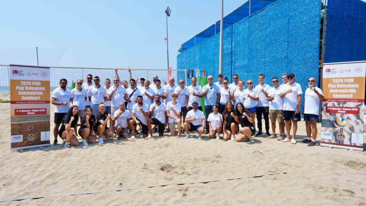 FIVB plaj voleybolu antrenörlük kursu Alanya’da başladı