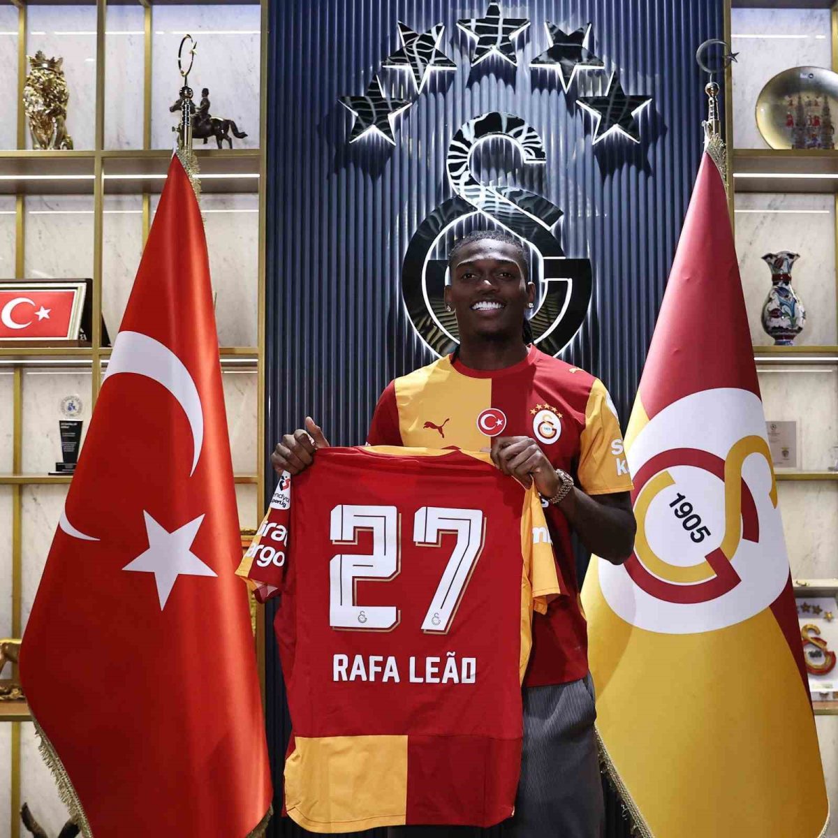 Galatasaray, Leao ile 4 yıllık sözleşme imzaladı - Foto 2