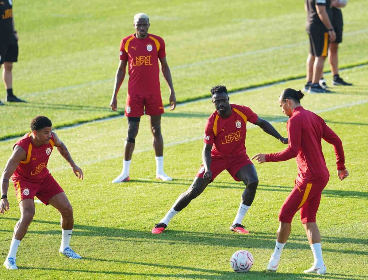 Galatasaray, yeni sezon hazırlıklarını sürdürüyor