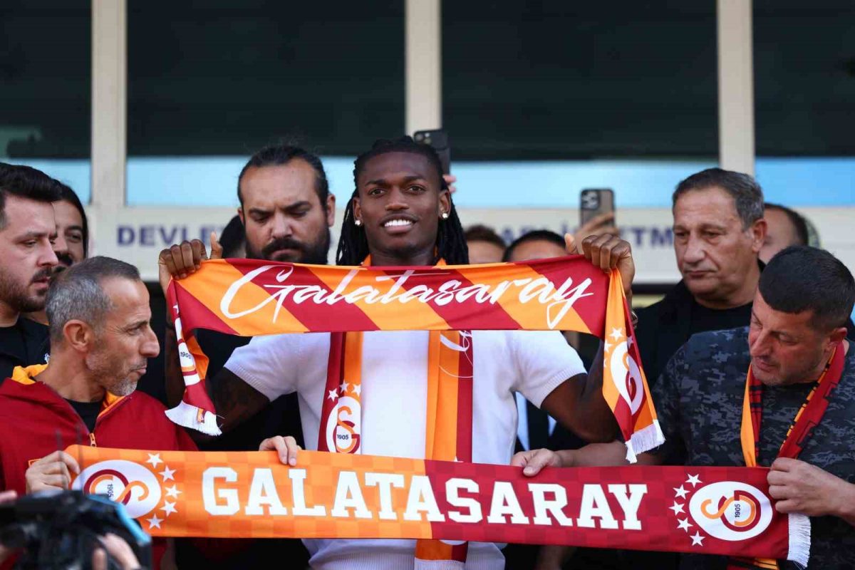 Galatasaray’ın yeni transferi Rafael Leao İstanbul’da