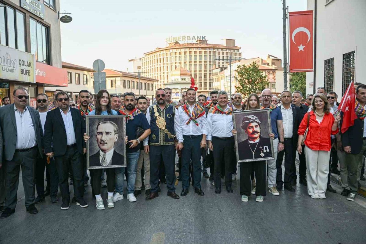 Geleneksel Kurtdereli Mehmet Pehlivan Yağlı Güreşleri’nin 1. günü kortejle sona erdi