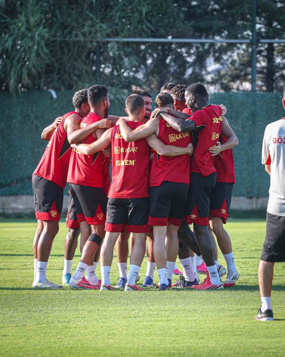 Göztepe, hazırlık maçlarında savunmasıyla dikkat çekti - Foto 2