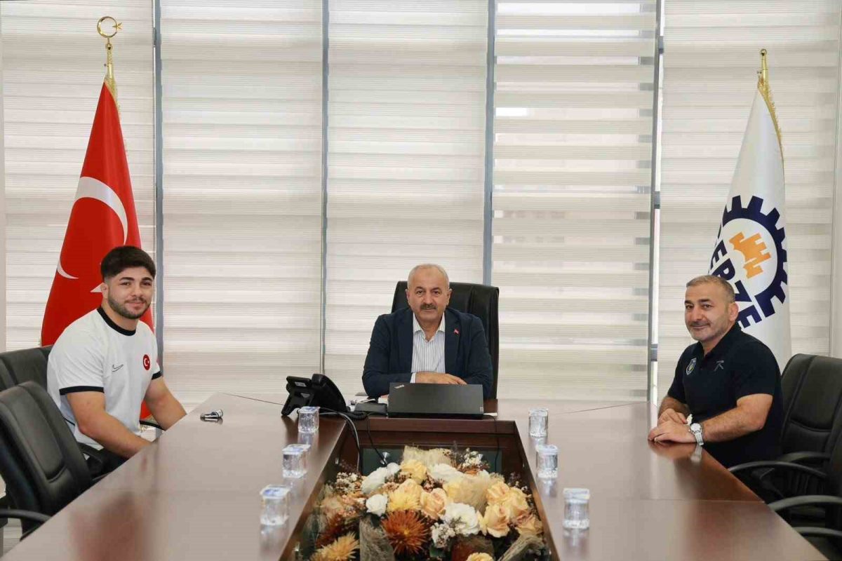 Güreşçi Alperen Tokgöz Akdeniz Oyunları’nda Türkiye’yi temsil edecek - Foto 2