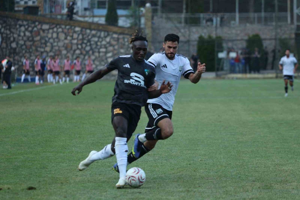 Hazırlık maçı: Kocaelispor: 1 - Zed FC: 1