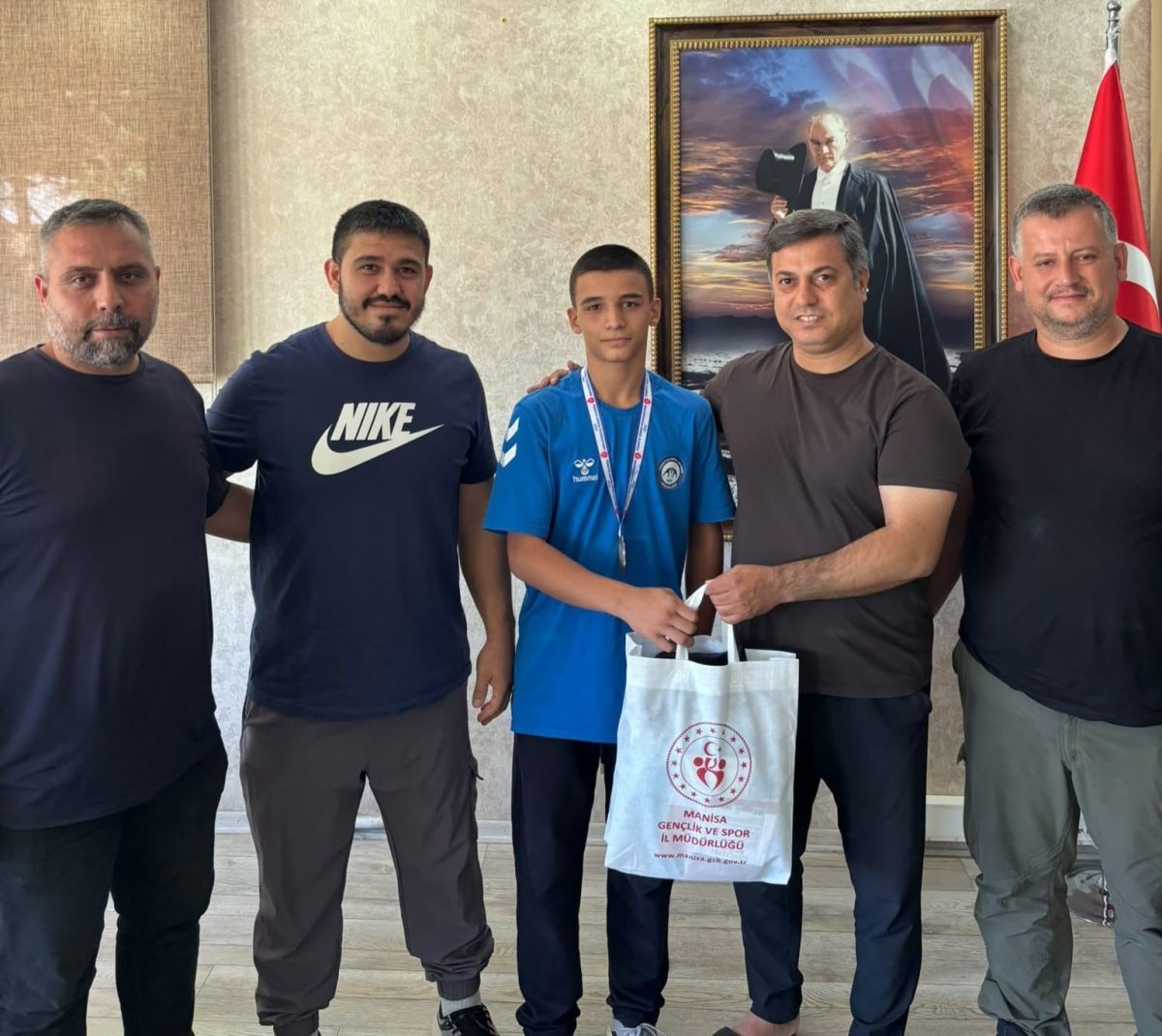 İl Müdürü Öztürk’ten Türkiye Şampiyonu Yaman’a kutlama