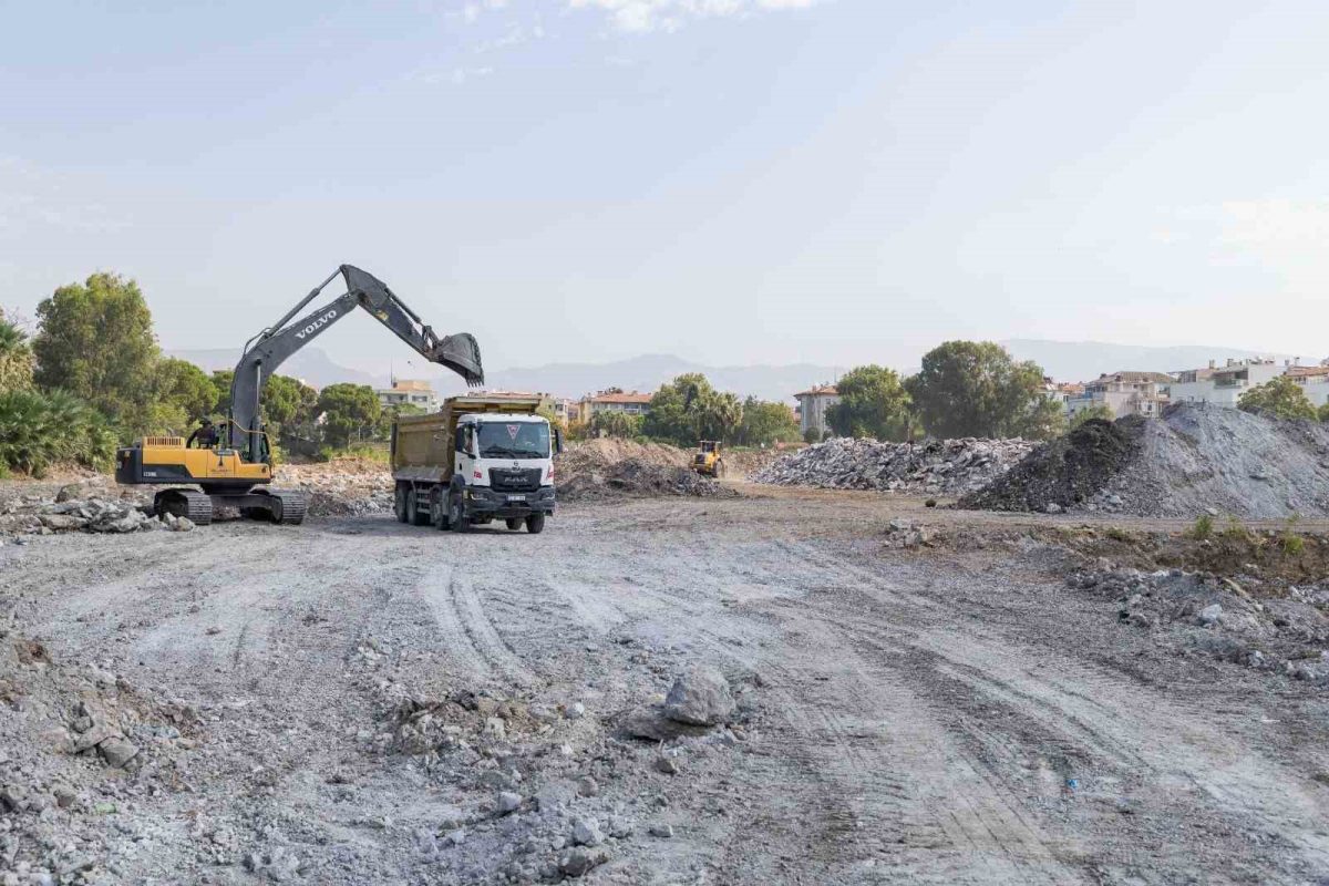 İzmir Büyükşehir: "Karşıyaka Zübeyde Hanım Stadı ile ilgili süreç emin adımlarla ilerliyor" - Foto 2